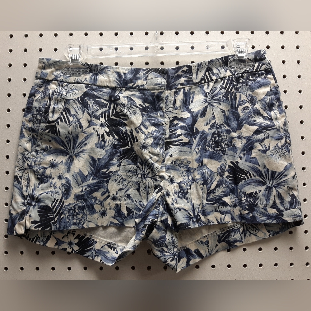 H&M Shorts ~ Size 6